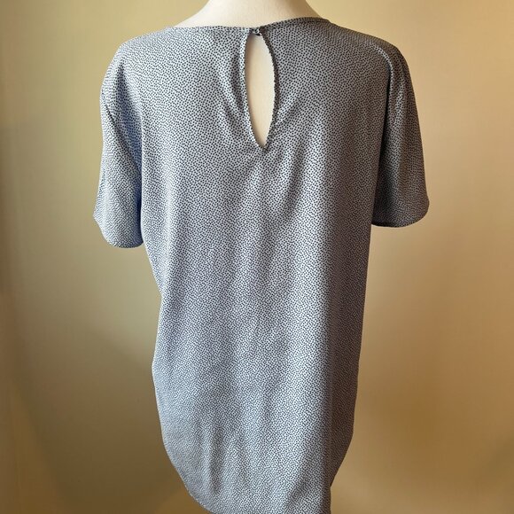 Ann Taylor Light Blue & Black Dotted Short Sleeve Blouse Size M summer crew neck - Picture 2 of 7